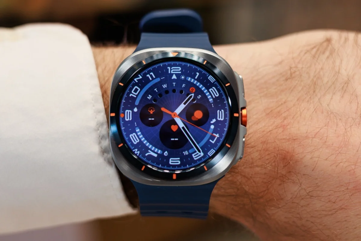 Galaxy Watch Ultra 2025: Lebih Ruang, Warna Baru, Tapi Mirip Banget?